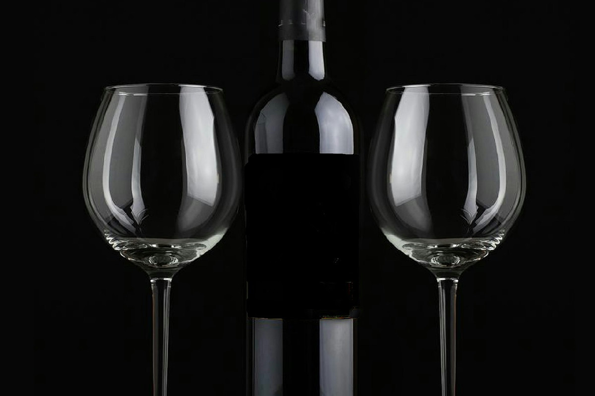 Bicchieri opachi addio: il bagno tiepido che li fa brillare senza prodotti chimici