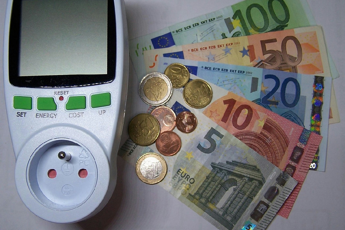 Bollette luce: perché avere una seconda casa fa salire costi e oneri rispetto alla prima?